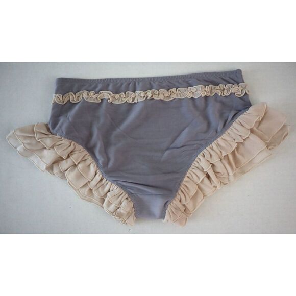 Free People Women's Sz XS Dove Gray Combo Icing On Top Ruffled Shorties Panties - Picture 2 of 7